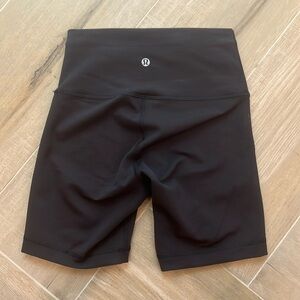 Lululemon wonder under biker shorts